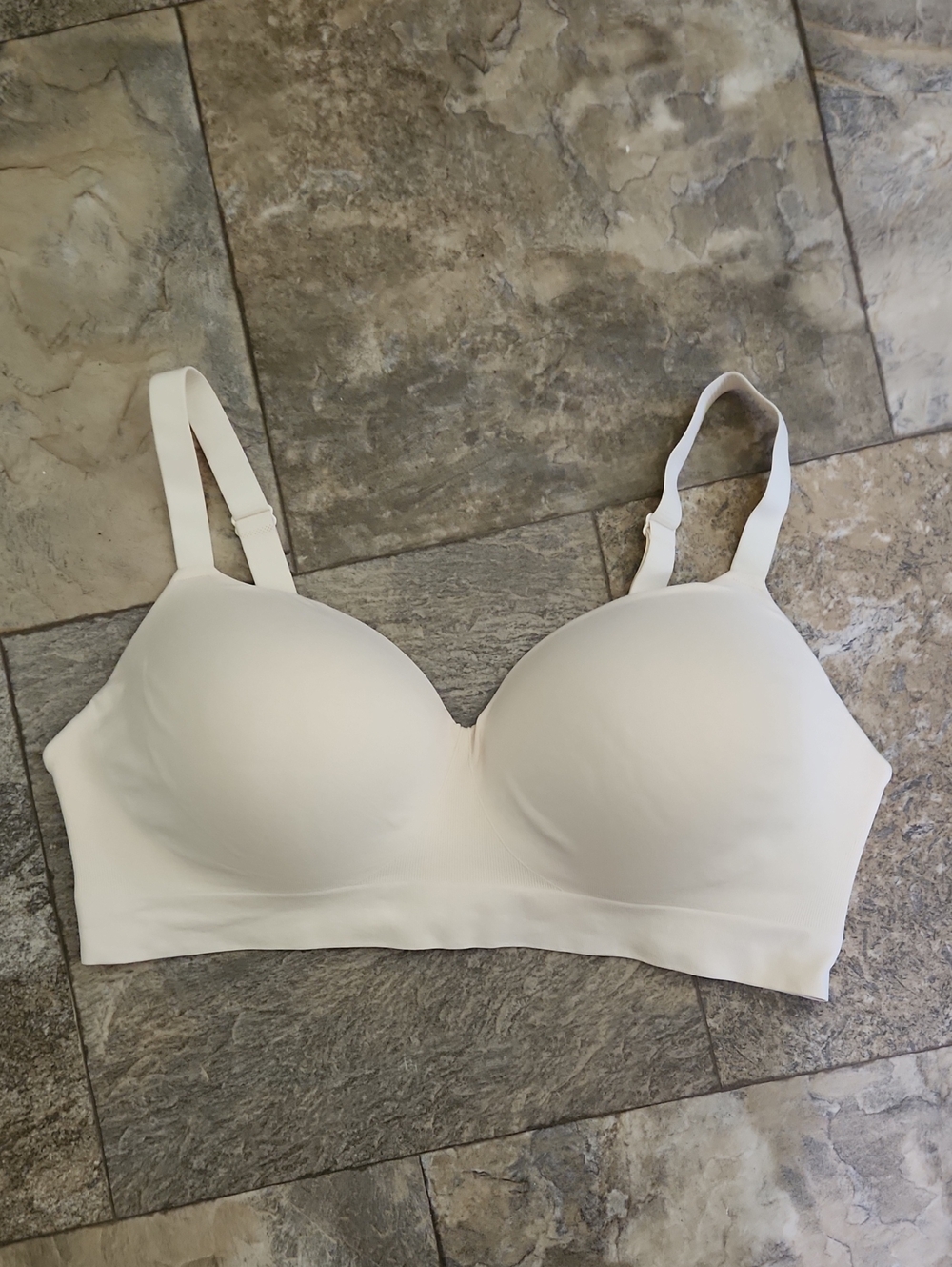 Seamless Molded Foam Bra in Ivory